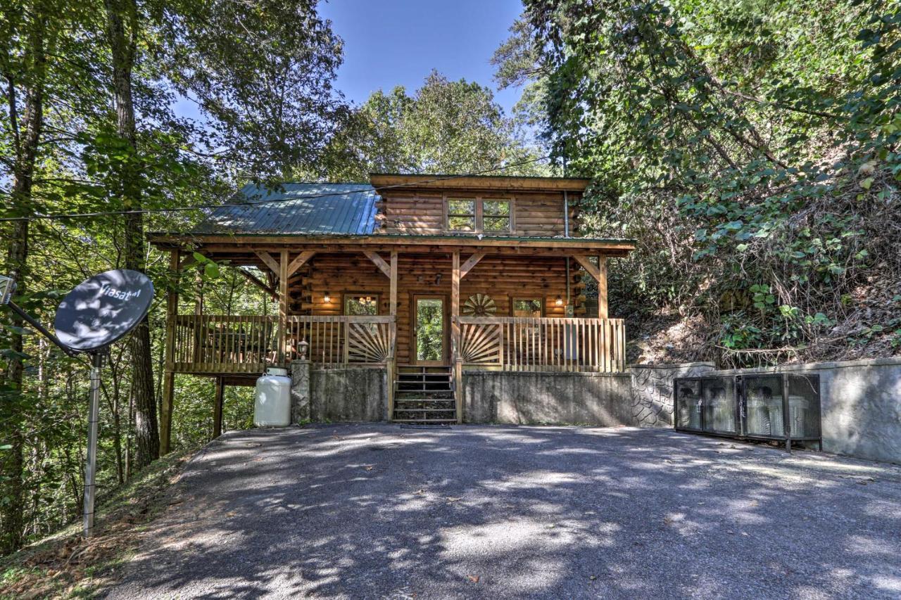 Cabin With Hot Tub And Deck, 3 Mi To Pigeon Forge 세비어빌 외부 사진