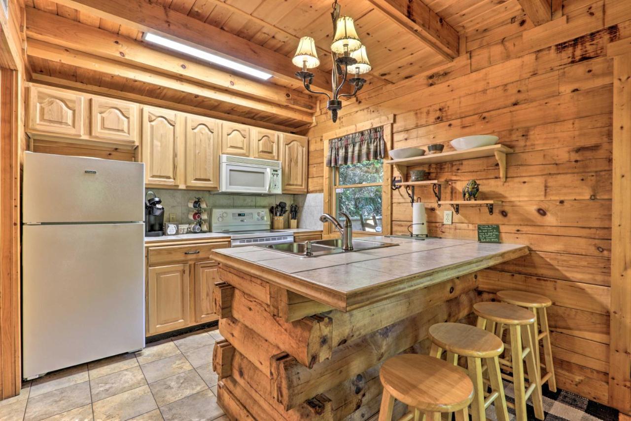 Cabin With Hot Tub And Deck, 3 Mi To Pigeon Forge 세비어빌 외부 사진
