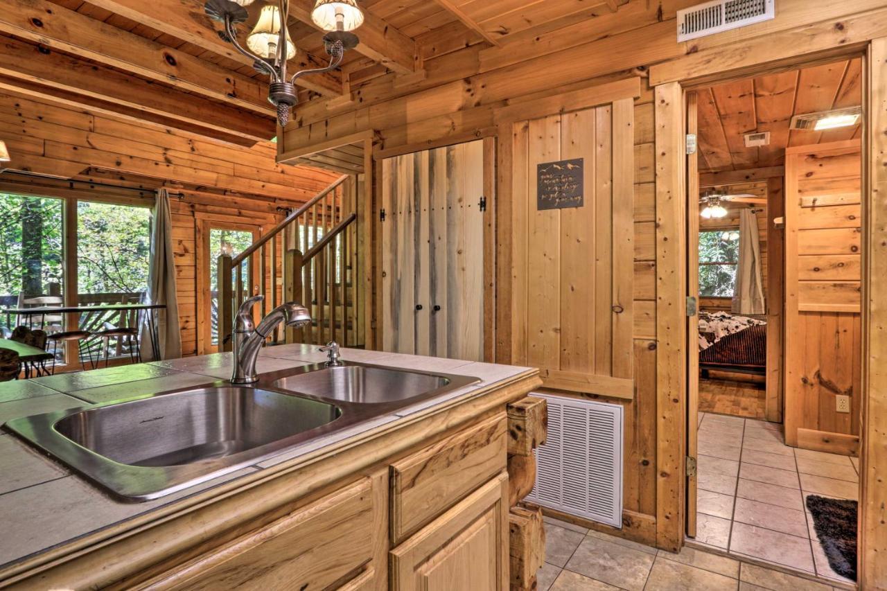 Cabin With Hot Tub And Deck, 3 Mi To Pigeon Forge 세비어빌 외부 사진