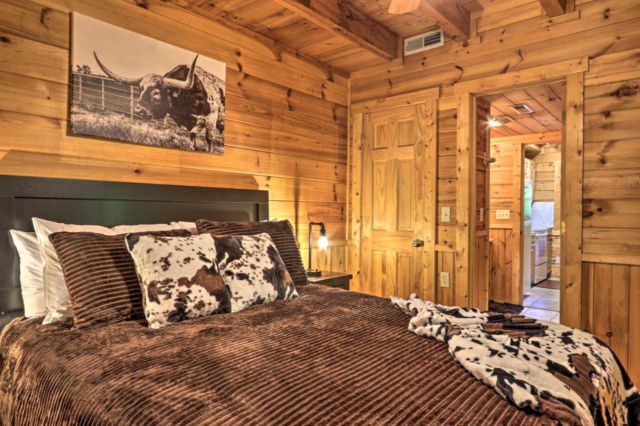 Cabin With Hot Tub And Deck, 3 Mi To Pigeon Forge 세비어빌 외부 사진